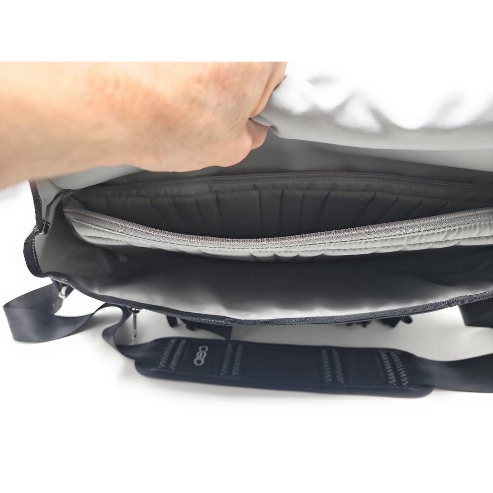 OGIO Monaco Laptop Notebook Messenger Shoulder Bag Black Padded Zip Pockets New - Picture 5 of 9